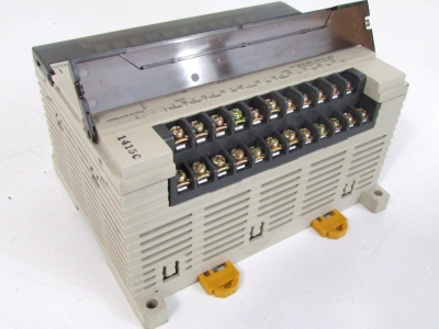 PLC, CPU CPM1A, NGUỒN AC, 18 VÀO, 12 RA RELAY