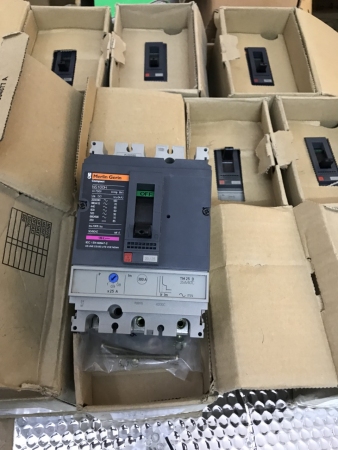 Aptomat NS100H TM40D 32/40A 3P 750V 50kA